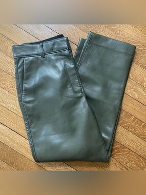 Aritzia Babaton Command Vegan Faux Leather Crop Pant Size 10